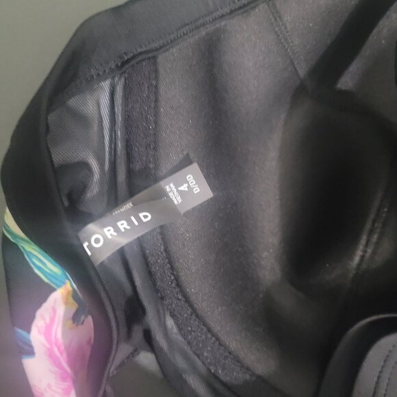 Torrid Bathing Suit Top - Picture 2 of 3